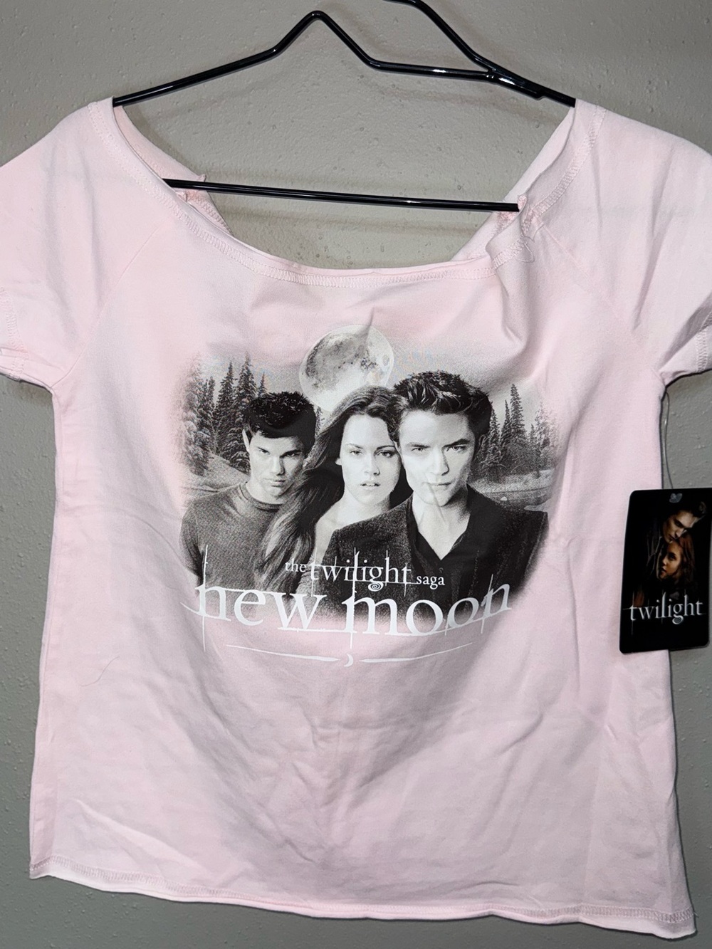 Twilight Saga New Moon Graphic Tee - Light Pink